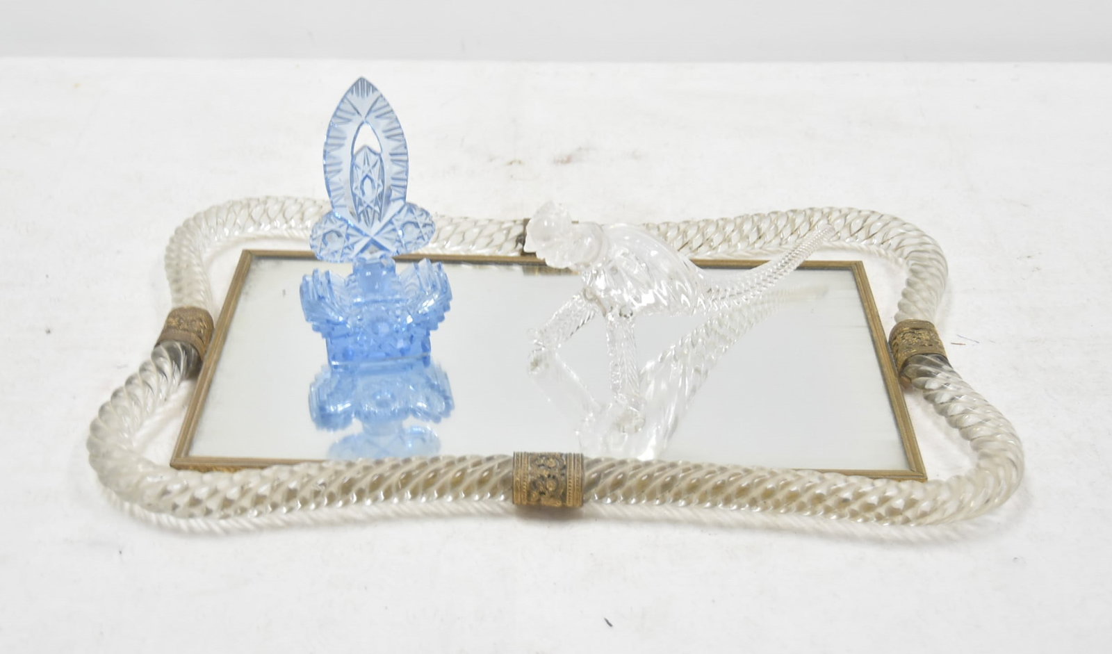 MIRRORED VANITY TRAY & PERFUME BOTTLES (1 of 7)