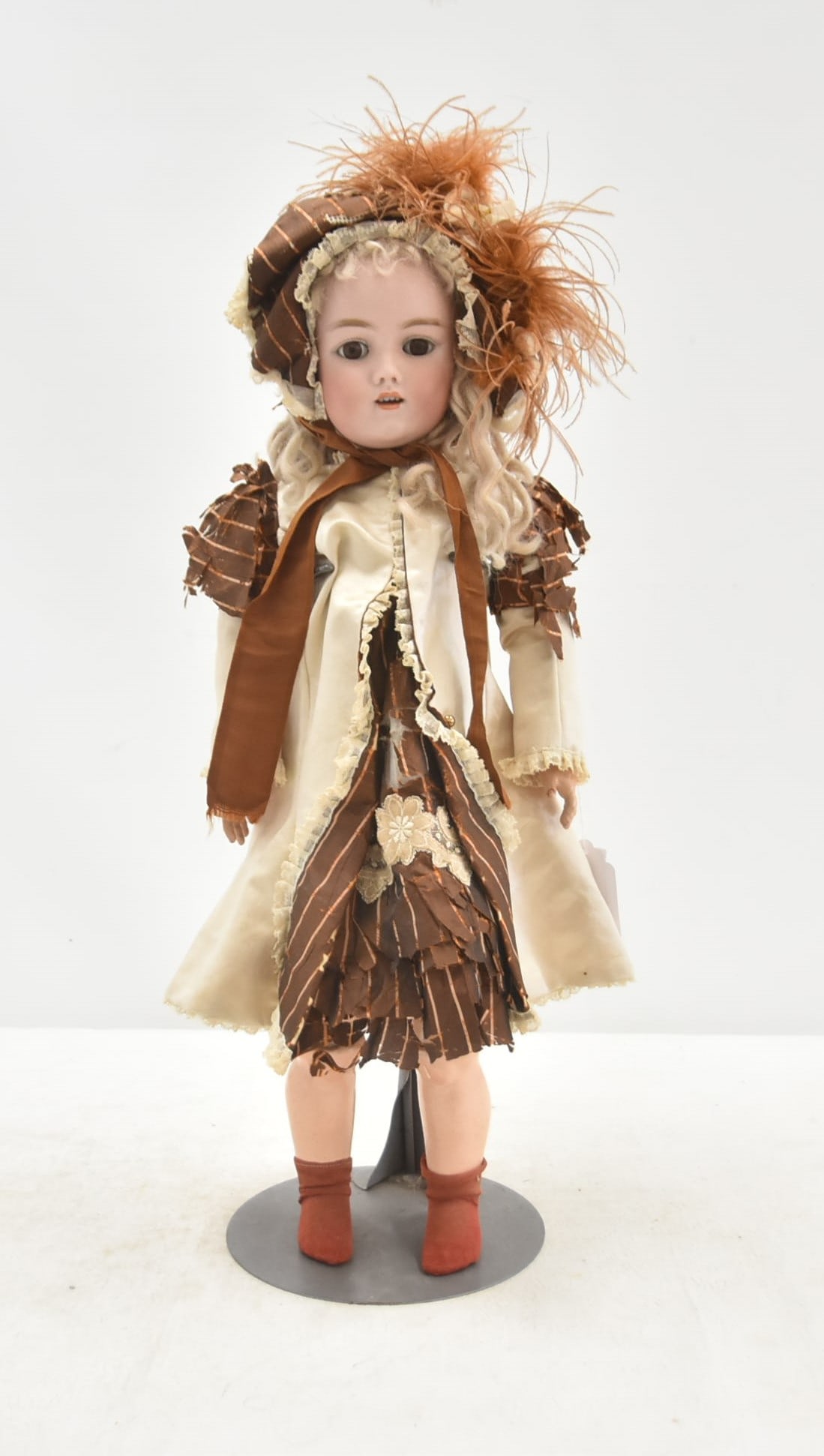 SIMON & HALBIG HEINRICH HANDWERCK BISQUE DOLL (1 of 18)