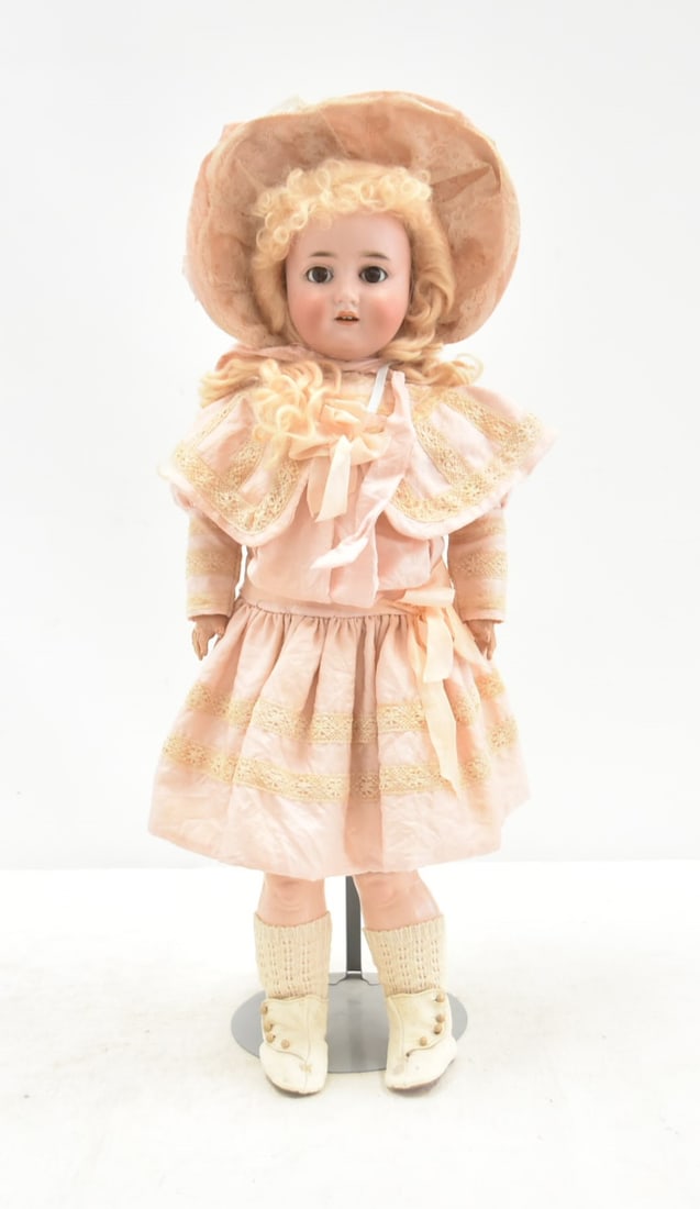 SCHOENAU & HOFFMEISTER 1909 BISQUE HEAD DOLL (1 of 17)