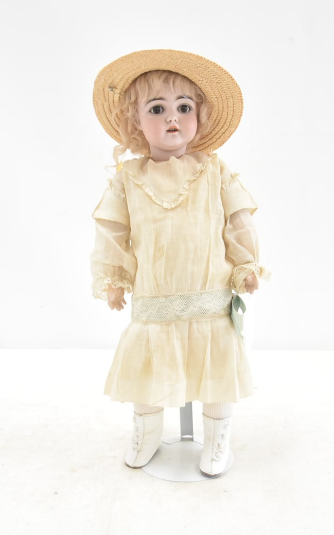 KESTNER 149 GERMAN BISQUE HEAD DOLL (1 of 11)