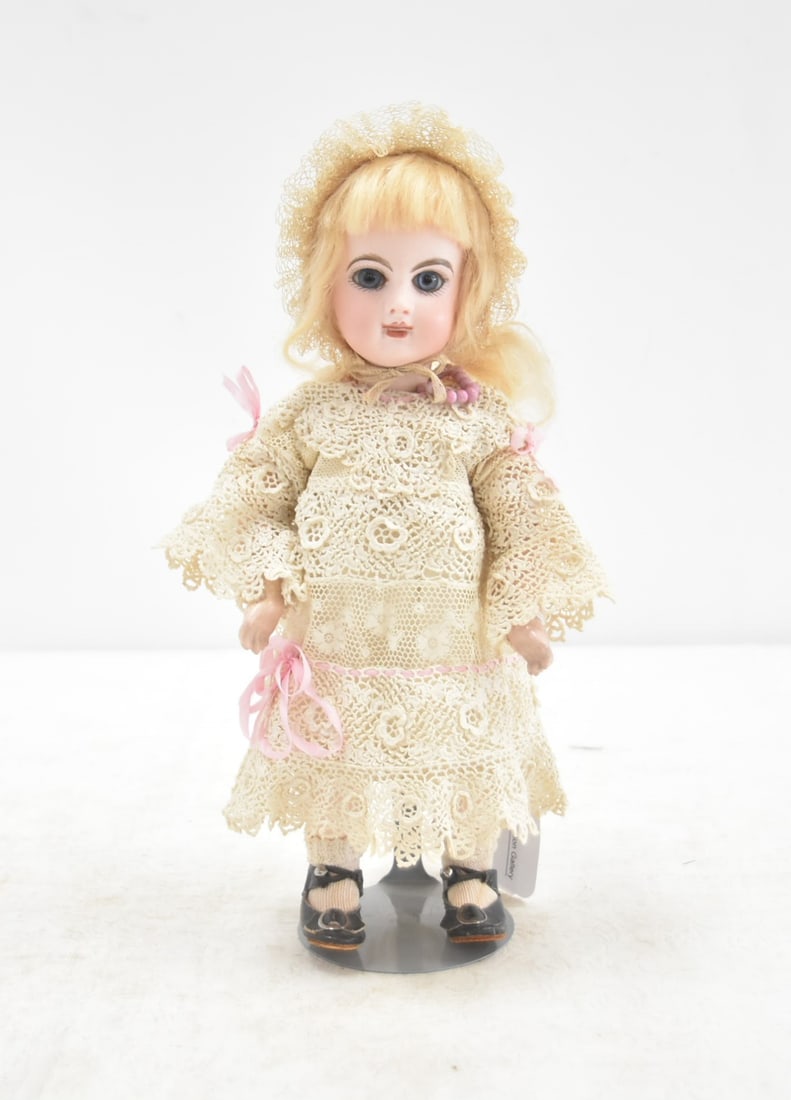 EMILE JUMEAU FRENCH BISQUE BEBE DOLL (1 of 18)