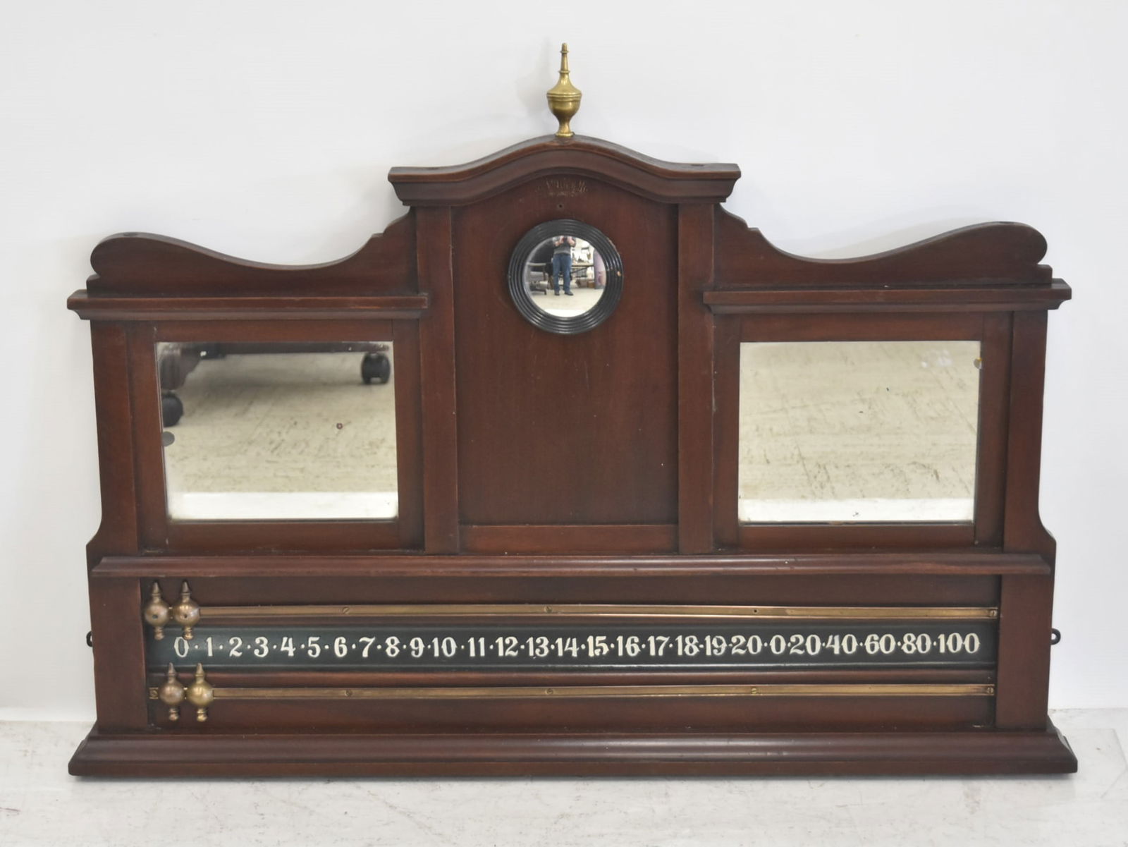 ANTIQUE MAHOGANY SNOOKER SCOREBOARD (1 of 6)