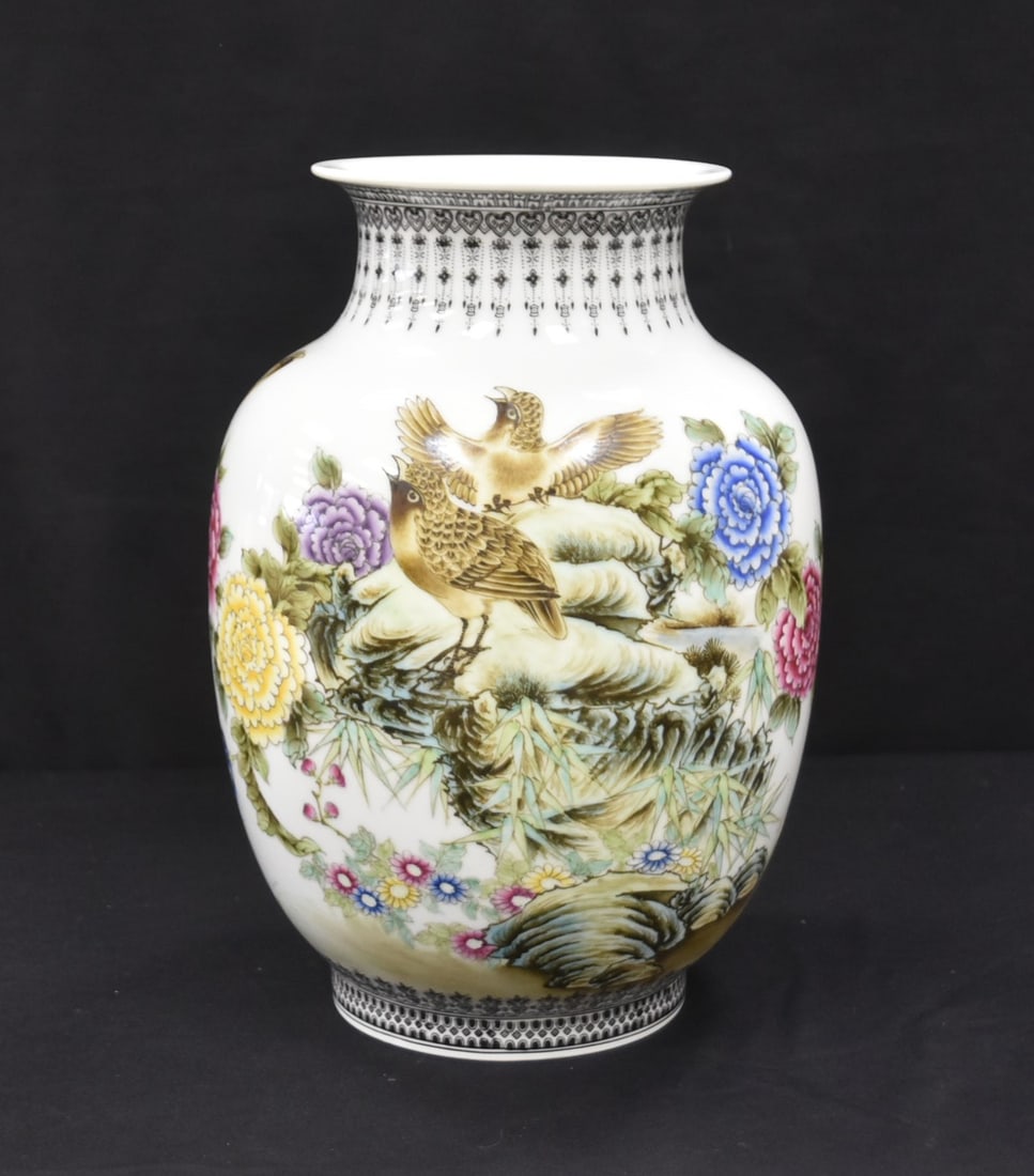 LARGE CHINESE REPUBLIC VASE (1 of 10)