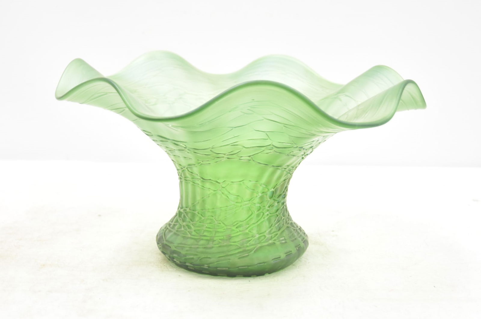 LOETZ THREADED GREEN ART GLASS CENTERPIECE: LOETZ GREEN ART GLASS CENTERPIECE BOWL WITH THREADED DESIGNS - 12" x 6 1/2"