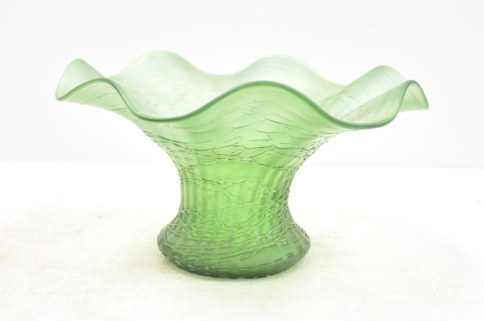 LOETZ THREADED GREEN ART GLASS CENTERPIECE: LOETZ GREEN ART GLASS CENTERPIECE BOWL WITH THREADED DESIGNS - 12" x 6 1/2"
