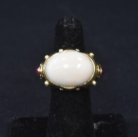 ANGELA PUTTIN CAPRI 18kt ANGEL SKIN CORAL RING