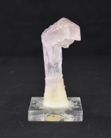 NATURAL KUNZITE MINERAL SPECIMAN