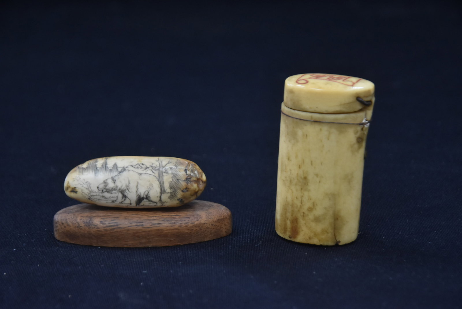BROWN BEAR SCRIMSHAW ENGRAVING & BONE MATCH SAFE: BROWN BEAR SCRIMSHAW ART WORK WITH ENGRAVAED BROWN BEAR / BONE MATCH SAFE - LARGEST IS 1 12" x 2 1/2"