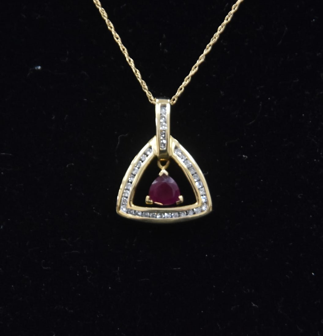 10kt GOLD DIAMOND & GARNET PENDANT NECKLACE (1 of 11)