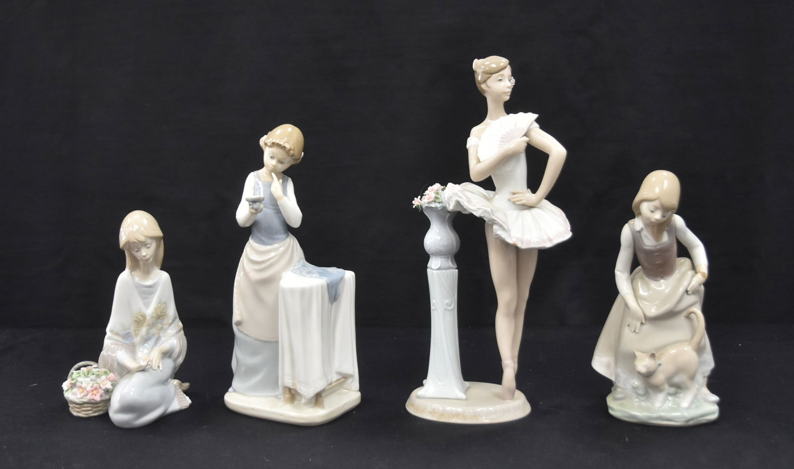 (4) ASSORTED LLADRO FIGURINES (1 of 17)