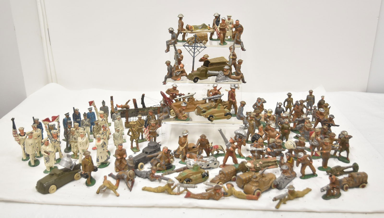 LARGE COLLECTION OF BARCLAY LEAD MILITARY FIGURES (1 of 14)