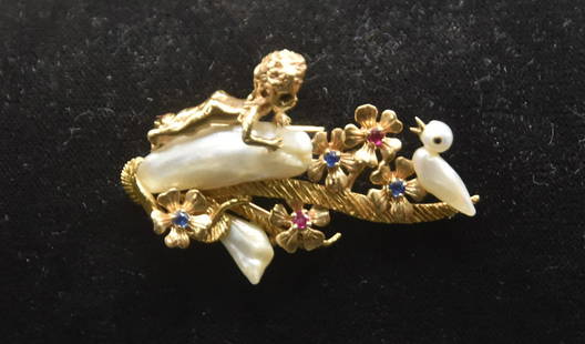 DESIGNER 18kt MULTI GEMSTONE PUTTI PIN: DESIGNER 18kt GOLD BAROQUE PEARL & RUBY PUTTI BROOCH - PIN WITH BIRD & FLOWERS - 2" x 1 1/4" ; 13.97grams