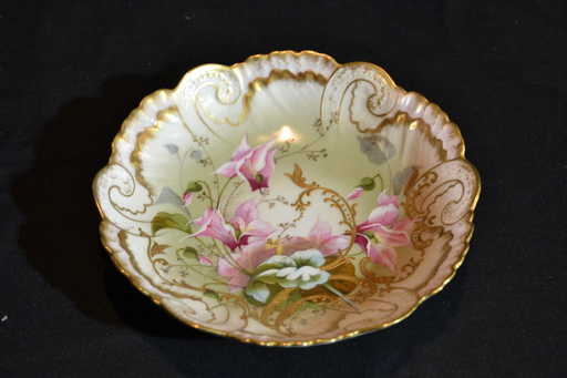 HAND PAINTED LIMOGES CORONET BOWL HAND PAINTED LIMOGES CORONET BOWL