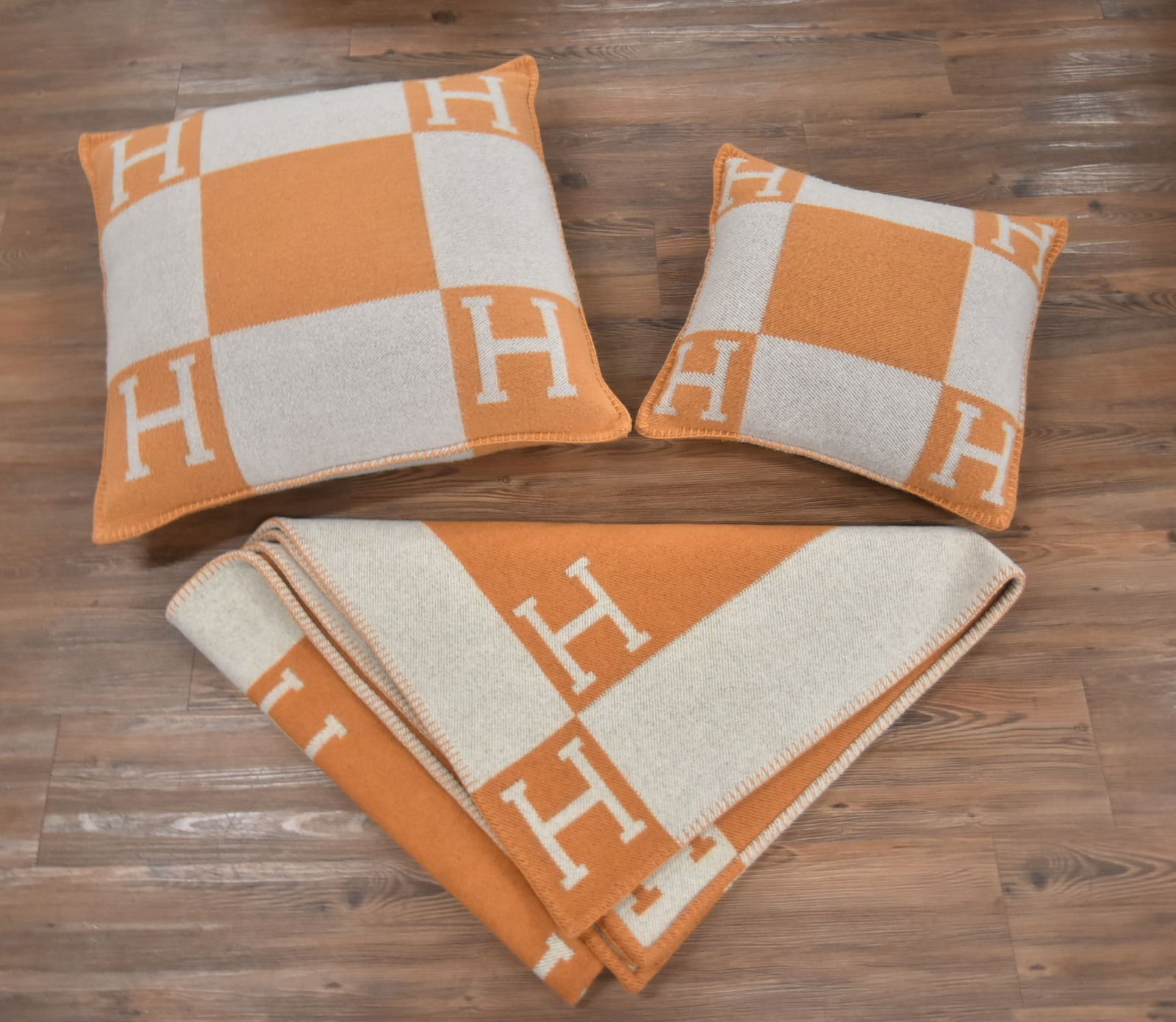 HERMES AVALON PATTERN BLANKET & PILLOWS (1 of 12)