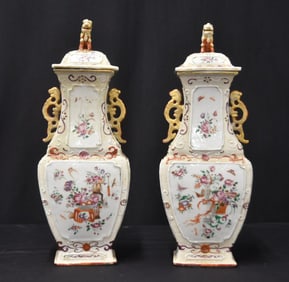(Pr) 19thC CHINESE EXPORT PORCELAIN COVERED URNS