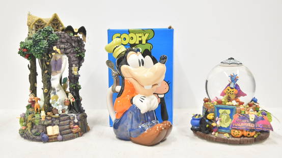 (2) DISNEY SNOW GLOBES / DISNEY GOOFY TANKARD: WALT DISNEY TIGGERS HAUNTED HOUSE SNOW GLOBE MUSIC BOX / WALT DISNEY SNOW & (7) DWARFS SNOW GLOBE (FEW PIECES MISSING) / WALT DISNEY GOOFY TANKARD - 6" x 12"