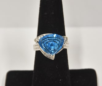 14kt WHITE GOLD DIAMOND & BLUE TOPAZ RING
