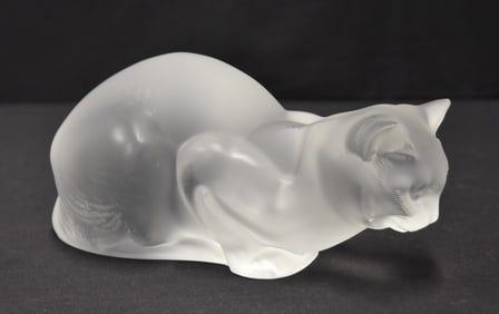 LALIQUE CRYSTAL CROUCHING CAT FIGURINE