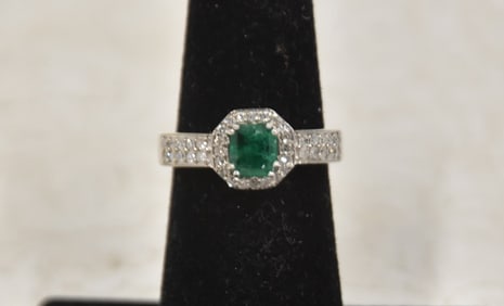 14kt WHITE GOLD EMERALD & DIAMOND RING
