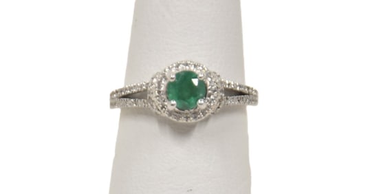 14kt WHITE GOLD EMERALD & DIAMOND RING