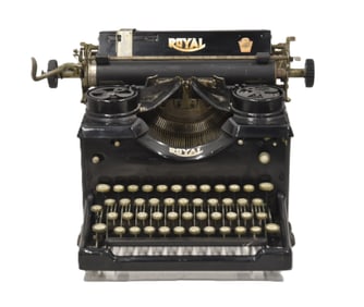 ANTIQUE ROYAL TYPEWRITER