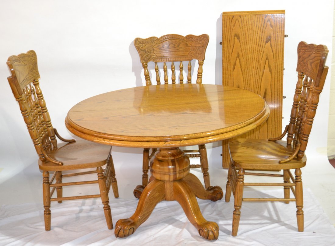 Round Oak Claw Foot Pedestal Table With 4 Lot 0230 Round Oak Claw Foot Pedestal Table With 4
