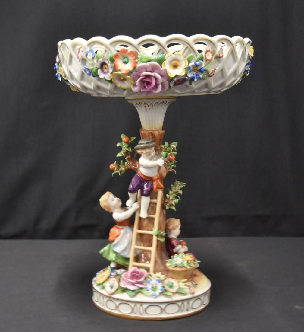 VON SCHIERHOLZ GERMAN PORCELAIN BASKET TAZZA (1 of 10)