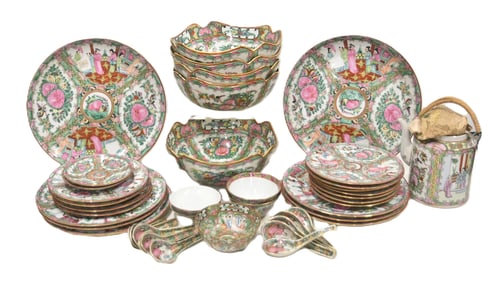 LARGE CHINESE ROSE MEDALLION PORCELAIN GROUPING