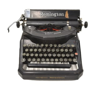 VINTAGE REMINGTON NOISELESS TYPEWRITER