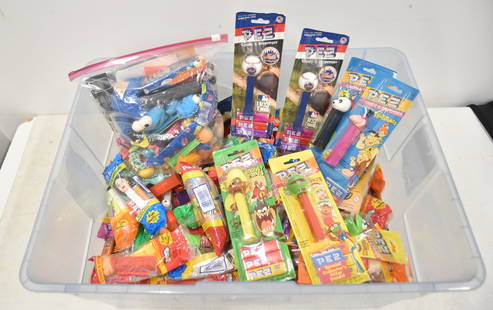 LARGE LOT OF 1980s - 2000s PEZ DISPENSERS: LARGE LOT OF 1980s - 2000s PEZ DISPENSERS LOONEY TUNES , METS , MUPPETS , FLINTSTONES