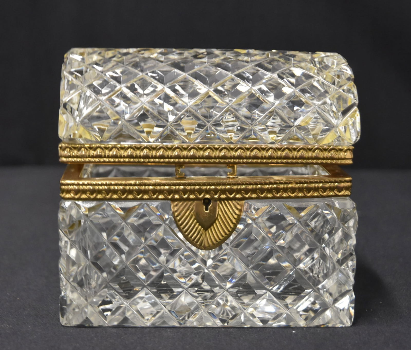 FACETED CUT CRYSTAL CASKET BOX (1 of 12)