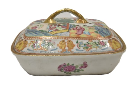 ANTIQUE CHINESE ROSE MEDALLION COVERED TUREEN