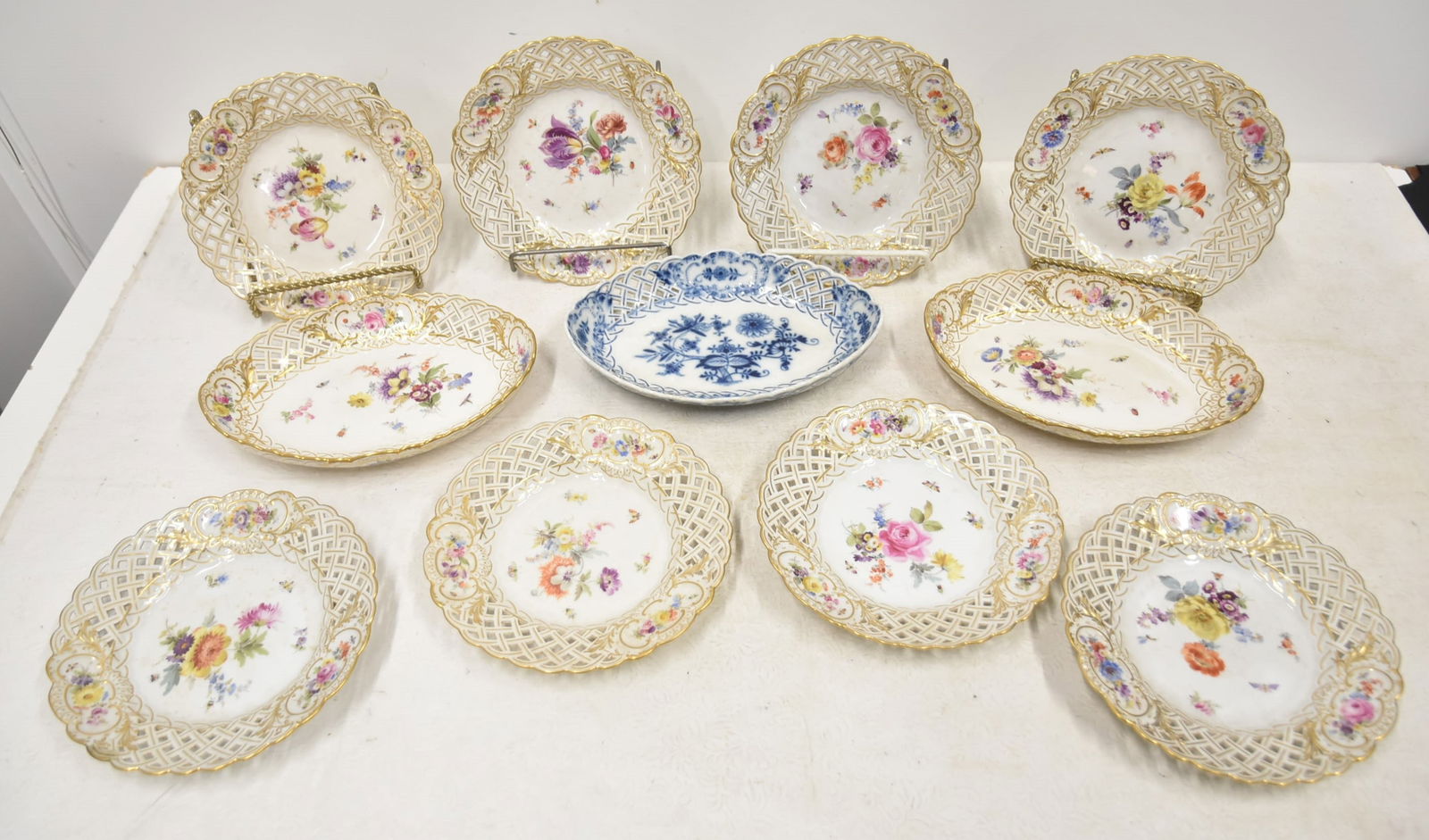 (11) RETICULATED MEISSEN PORCELAIN PLATES & BOWLS (1 of 8)