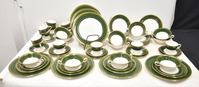 SPODE ROYAL WINDSOR DINNER FOR (12)