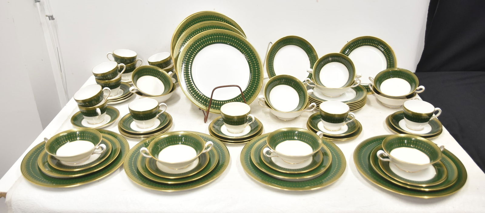 SPODE ROYAL WINDSOR DINNER FOR (12) (1 of 15)