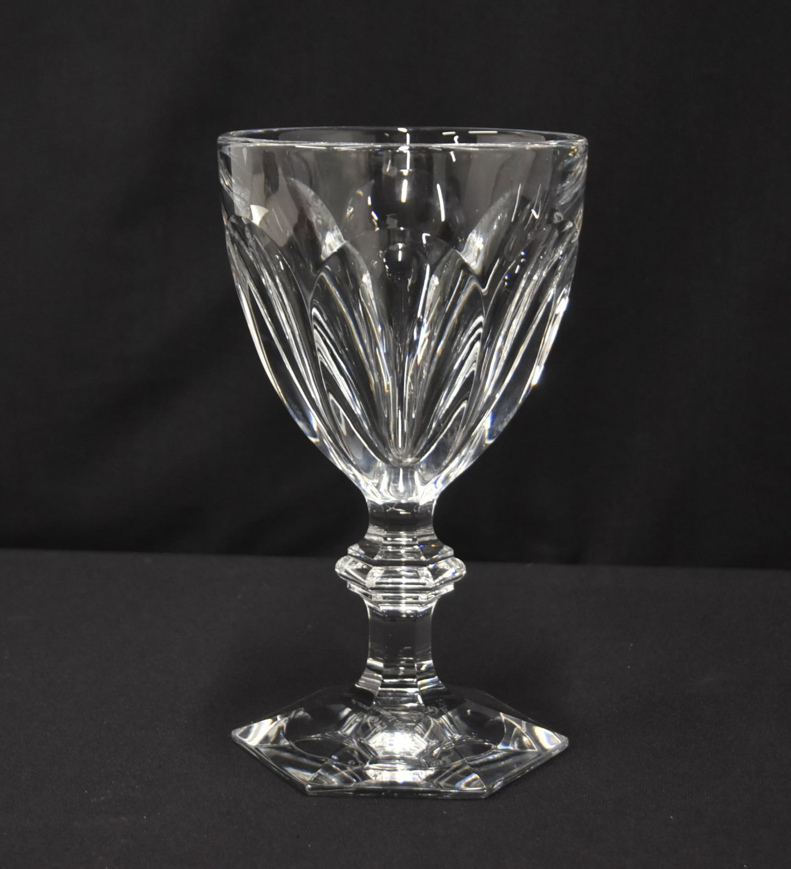 BACCARAT "HARCOURT" CRYSTAL LIMITED EDITION CUP: BACCARAT HARCOURT PATTERN CRISTAL ANNIVERSARY PRESENTATION CUP ; LIMITED EDITION ANNIVERSARY CUP - 150 YEAR ANNIVERSARY CUP , 1975 , NUMBERED 256/500 - 5 1/2" x 9 1/2" BACCARAT CRISTAL LARGE LIMITED E