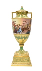 LARGE ROYAL VIENNA TWIN HANDLE COVERED URN