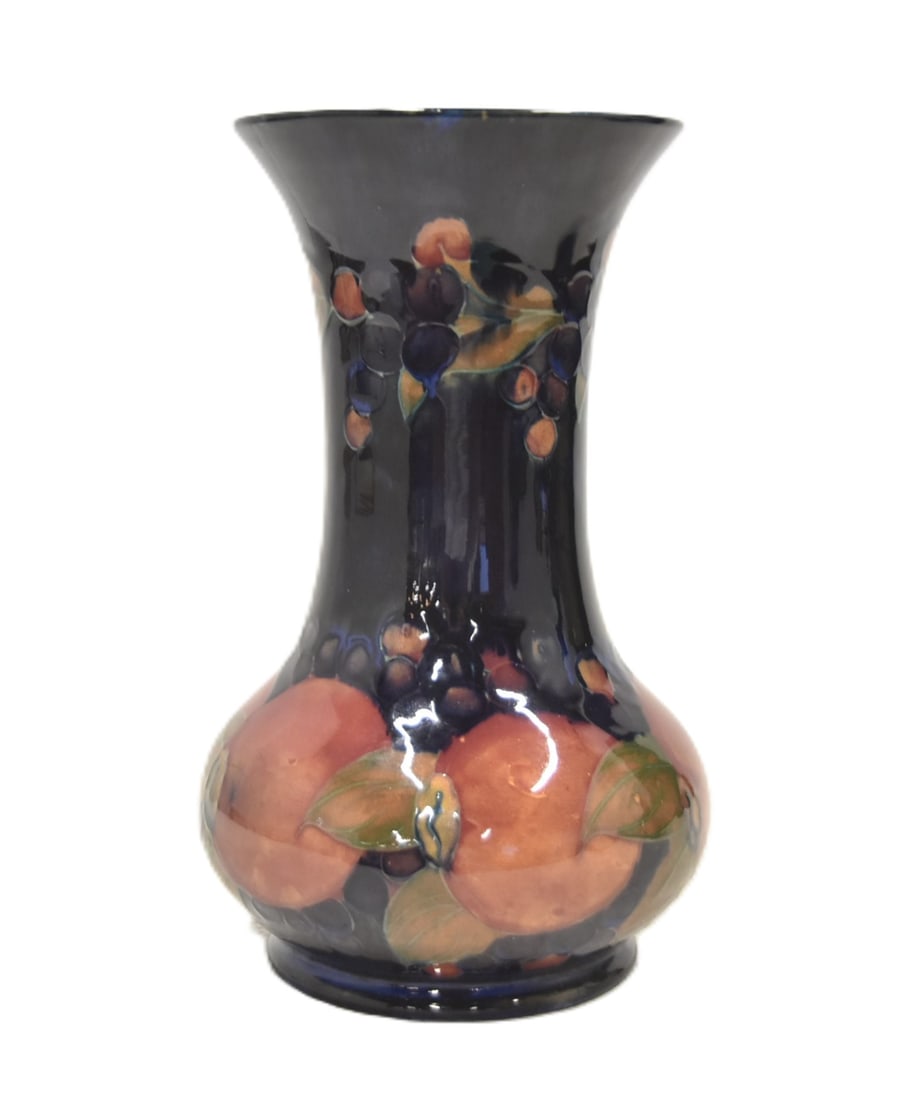 MOORCROFT POTTERY "POMEGRANATE" VASE (1 of 9)
