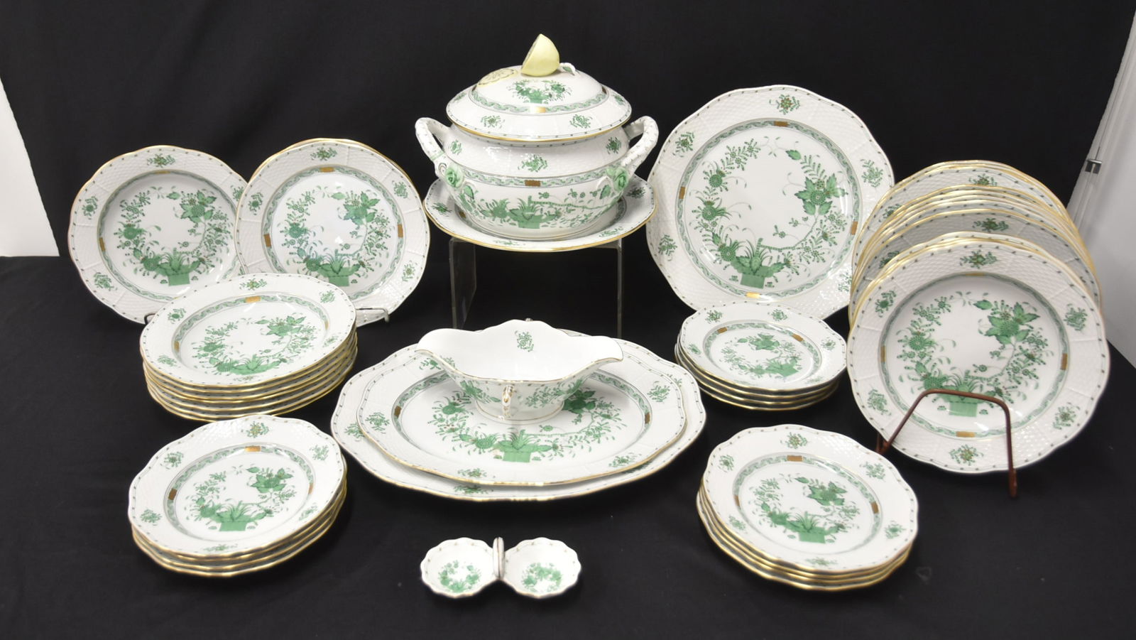 (43)pc HEREND INDIAN BASKET  DINNER SET