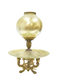 ATTRIBUTED TO PAIRPOINT ART GLASS TABLE LAMP
