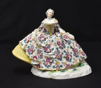 LARGE MEISSEN PORCELAIN CRINOLINE LADY FIGURE