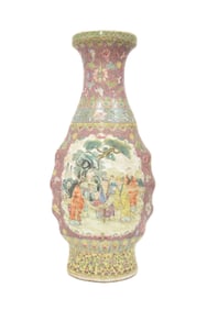 CHINESE PORCELAIN VASE