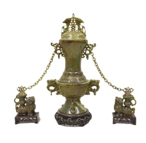 ANTIQUE LARGE CHINESE JADE KORO WITH FOO DOGS