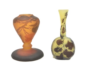 GALLE CAMEO GLASS VASE / D'ARGENTAL CAMEO VASE