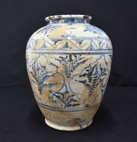 LARGE ISLAMIC MAMLUK BLUE & WHITE VASE