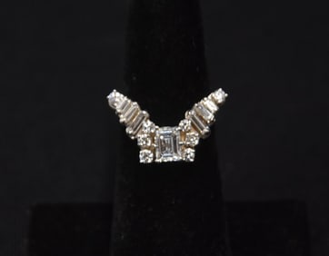 14kt WHITE GOLD & DIAMOND ENGAGEMENT RING