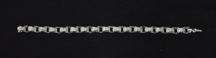 HELZBERG 14kt WHITE GOLD & DIAMOND BRACELET