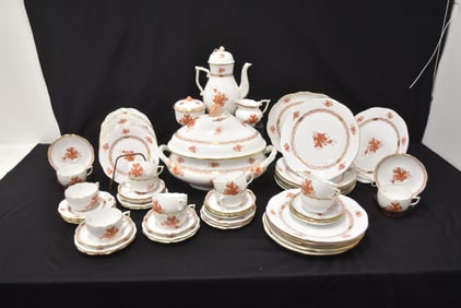 HEREND CHINESE BOUQUET RUST DINNER SET