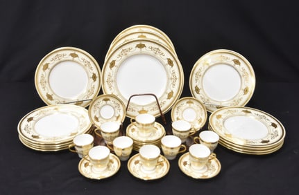 ANTIQUE MINTON ENGLAND SERVICE CHINA SET