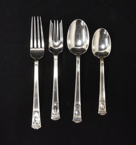 (70)pc TIFFANY "SAN LORENZO" STERLING FLATWARE